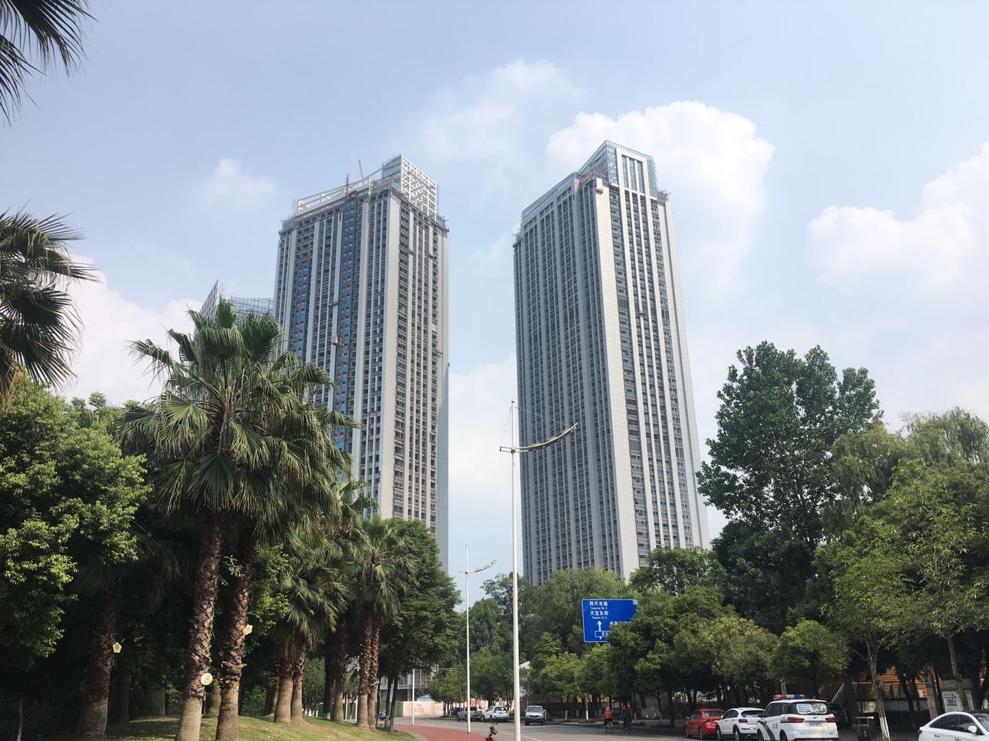 谭董事长前往珠江国际新城A地块项目巡视检查